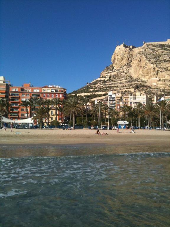 Apartamentos Bahía Alicante Habitación foto